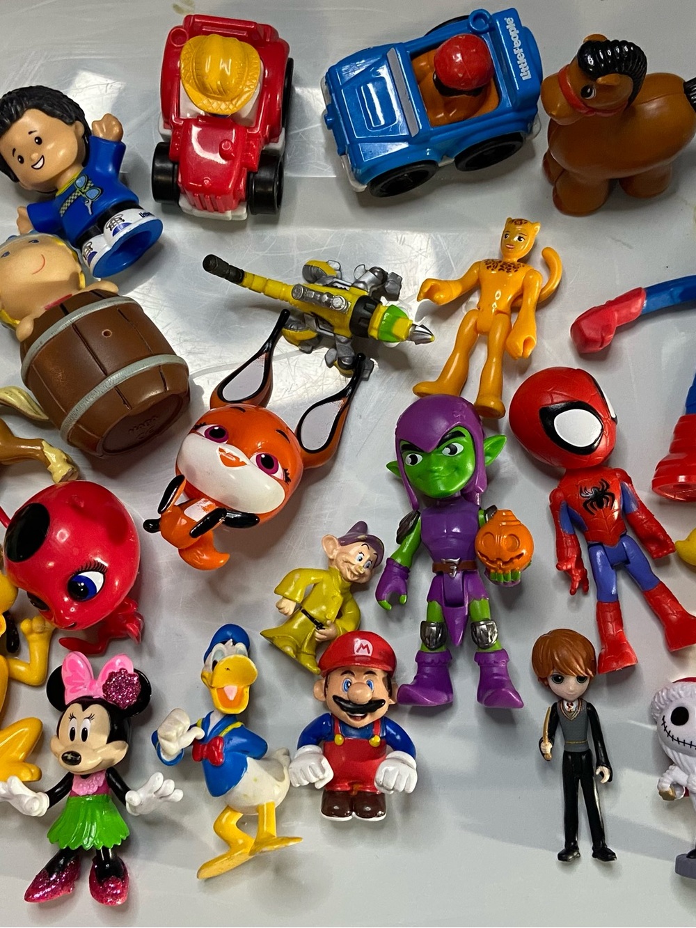 Assorted Kids Toy Figure Pack – Mixed Colors